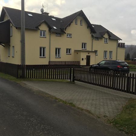 Апартаменти Horsky Apartman V Karlovicich Karlovice  Екстер'єр фото
